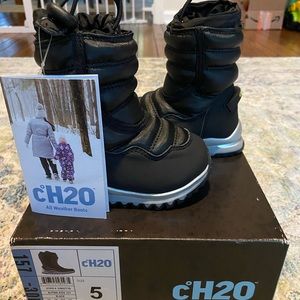 New In Box - Baby/Toddler Boy - All Weather Boots, Snow Boots - Size 5 - Black